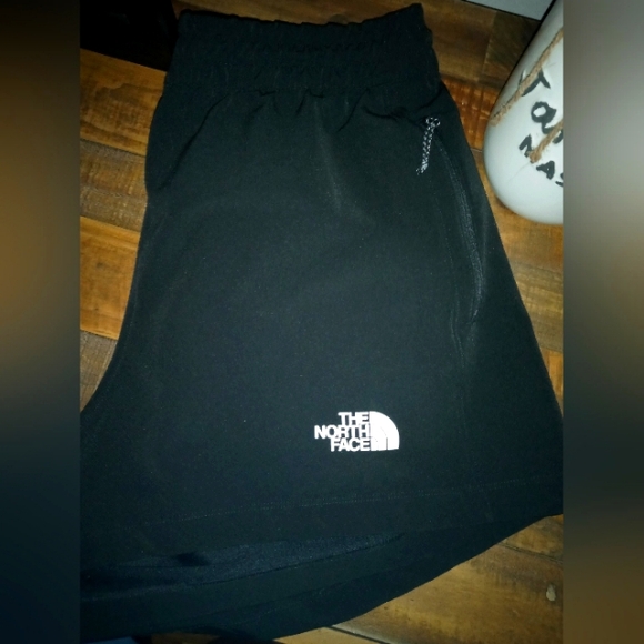 The North Face shorts - Picture 1 of 3